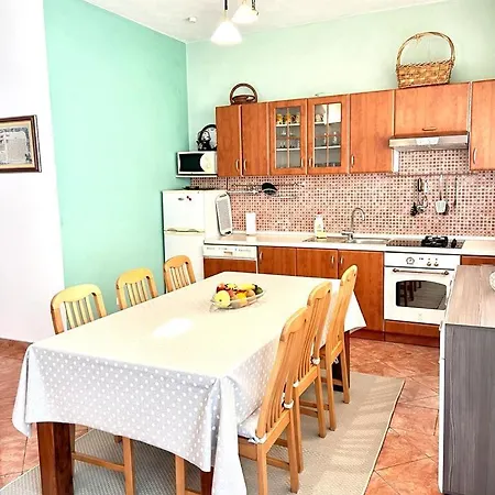 Apartment Pansion Ivana Baska Voda