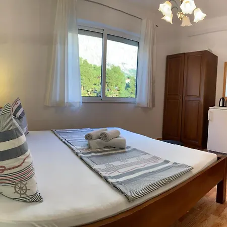 Pansion Ivana Apartment Baska Voda