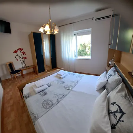 Pansion Ivana * Baška Voda