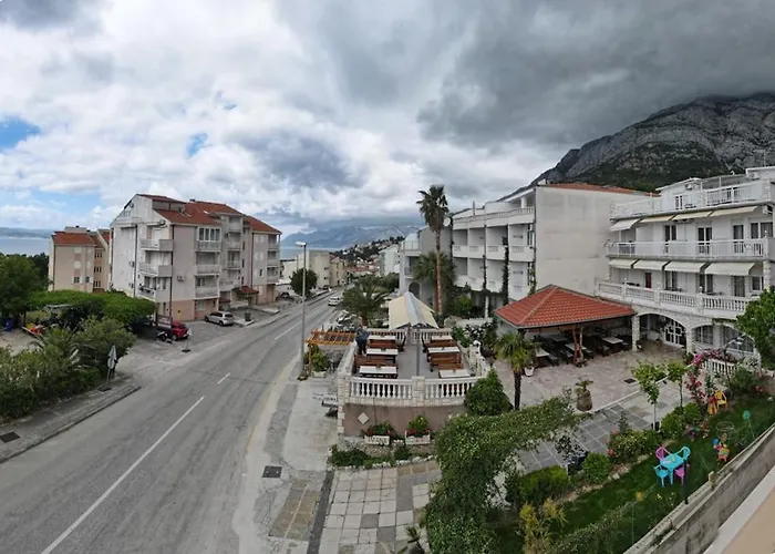 Pansion Ivana * Baška Voda